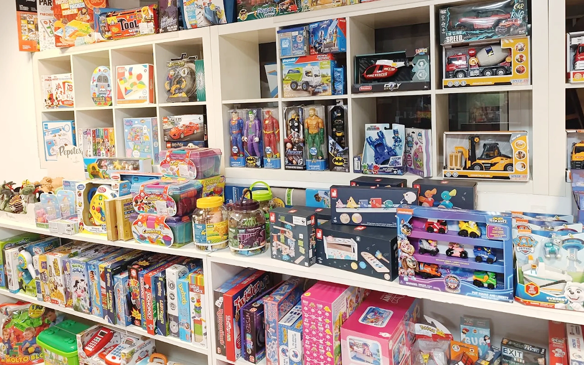 juguetes variados para niños y niñas